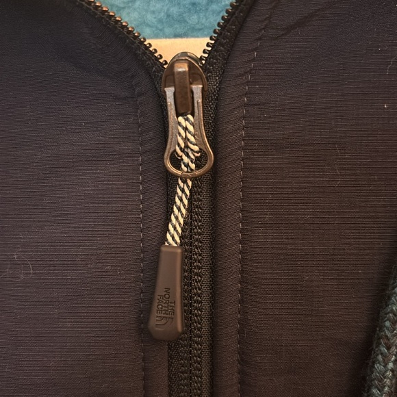 North Face Quarter Zip with Hoodie - Picture 5 of 7